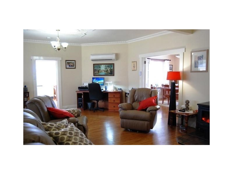 131 Emu Bay Road, Deloraine TAS 7304