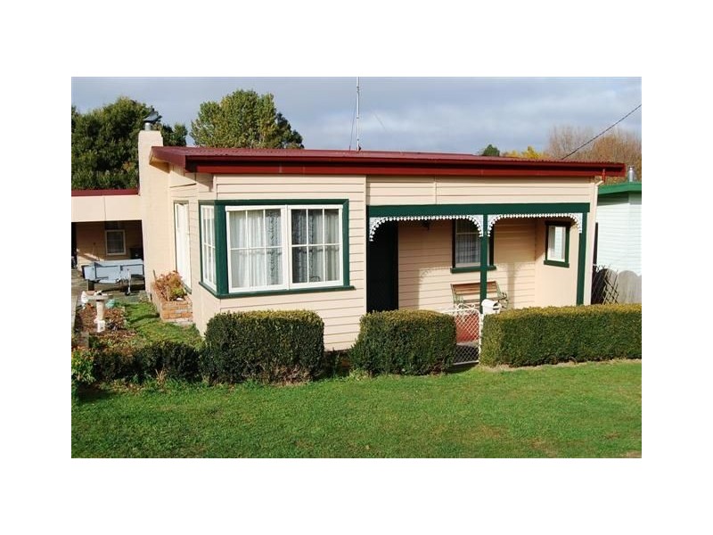 8 Tower Hill Street, Deloraine TAS 7304