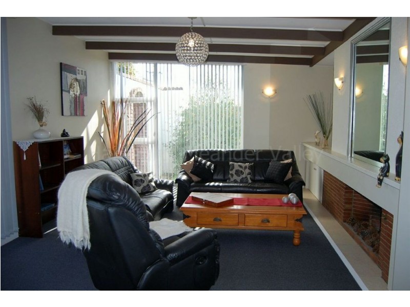 22 East Westbury Place, Deloraine TAS 7304