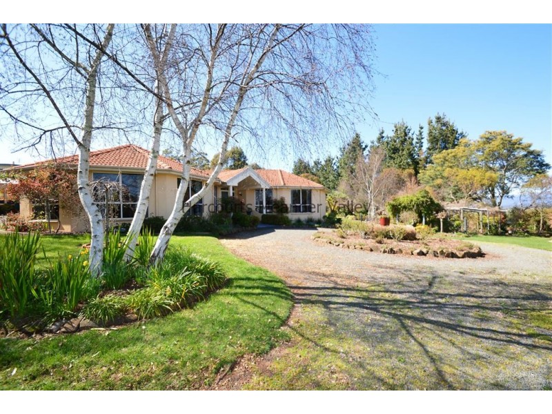 11 Gleadow Street, Deloraine TAS 7304