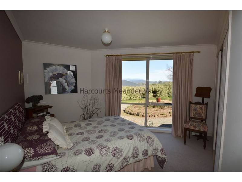 11 Gleadow Street, Deloraine TAS 7304