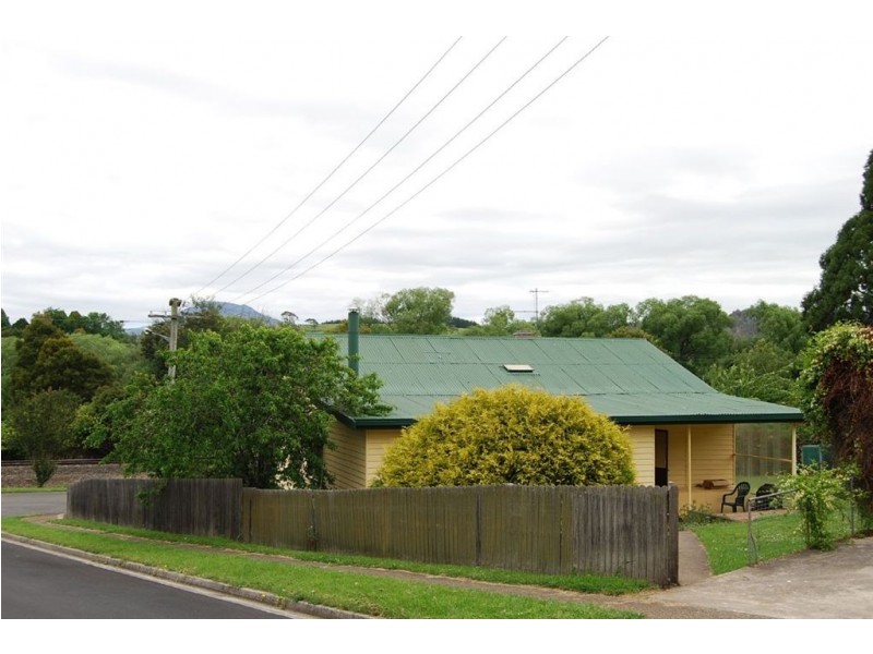 33 West Parade, Deloraine TAS 7304