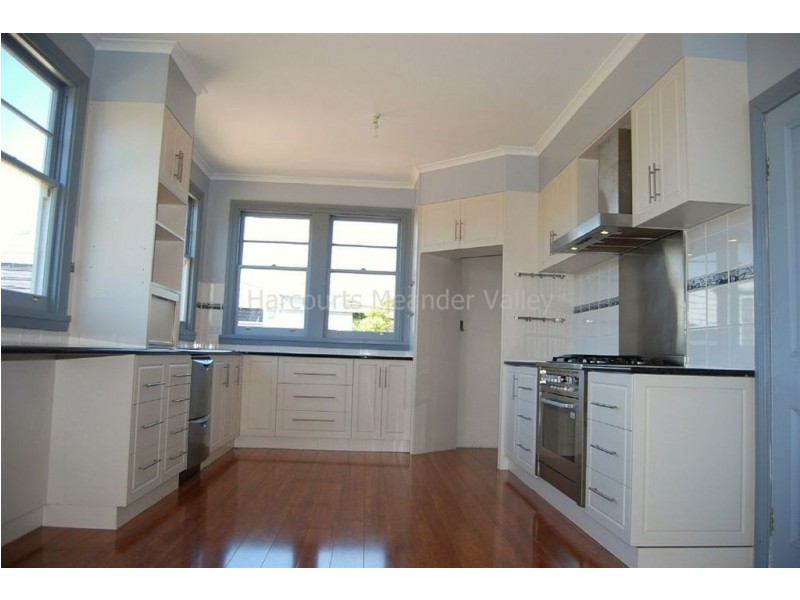 4 BEST Street, Deloraine TAS 7304
