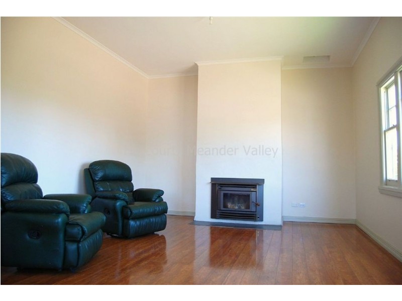 4 BEST Street, Deloraine TAS 7304