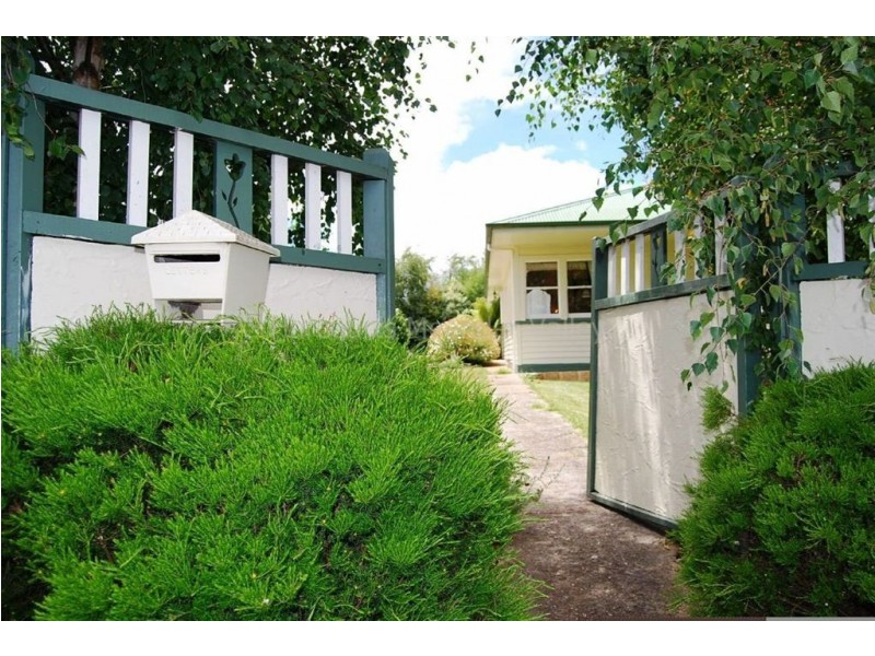 9 High Street, Deloraine TAS 7304