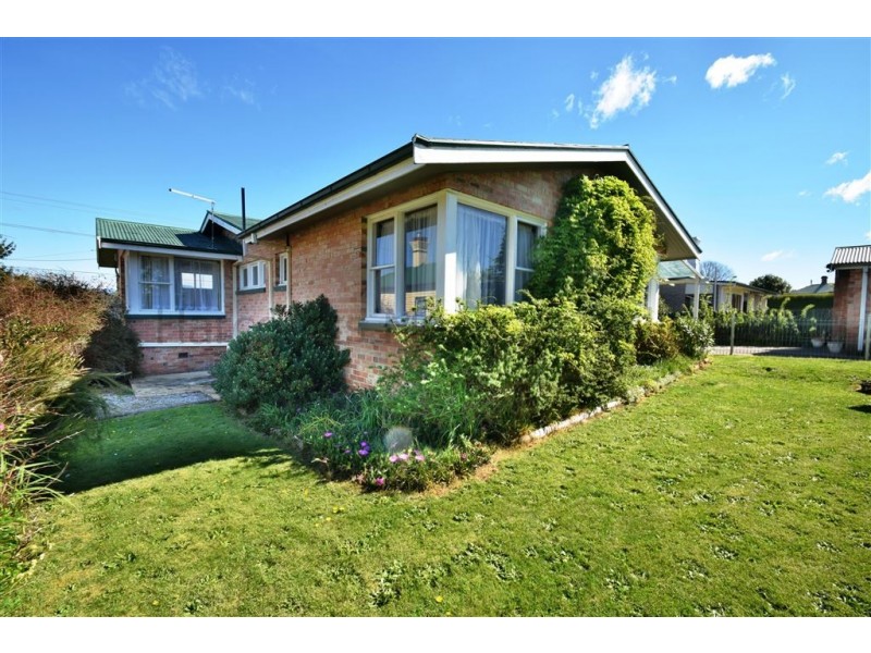 101 Emu Bay Road, Deloraine TAS 7304