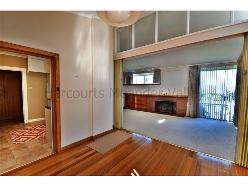 101 Emu Bay Road, Deloraine TAS 7304