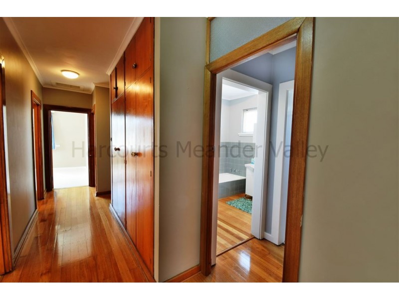 101 Emu Bay Road, Deloraine TAS 7304