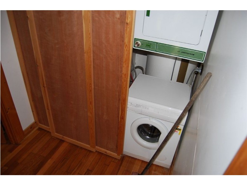 - address on application, Meander TAS 7304