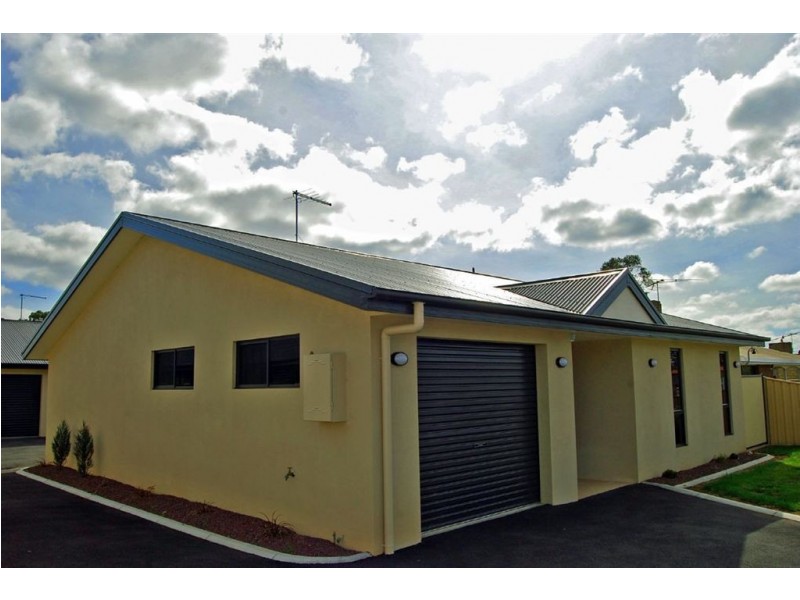 2/105A King Street, Westbury TAS 7303