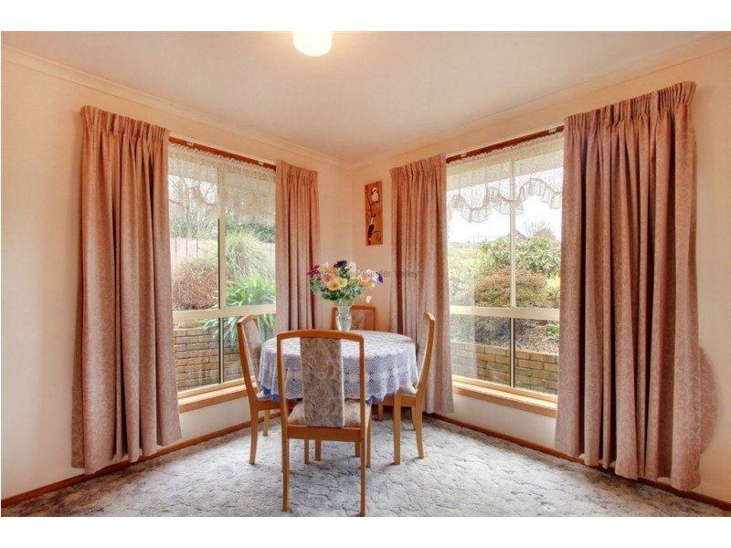 2/142 Emu Bay Road, Deloraine TAS 7304