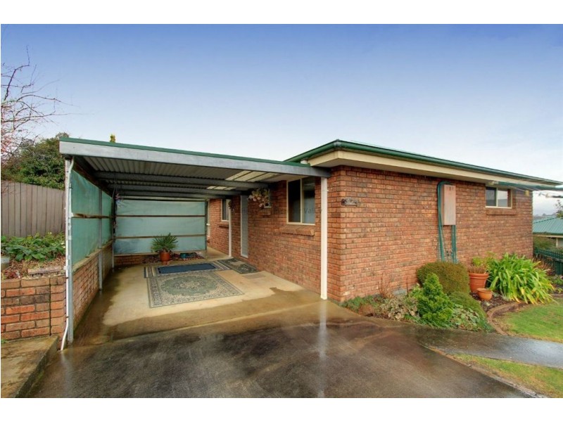 2/142 Emu Bay Road, Deloraine TAS 7304