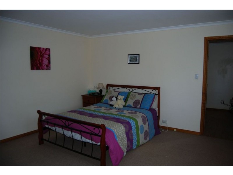 Deloraine TAS 7304