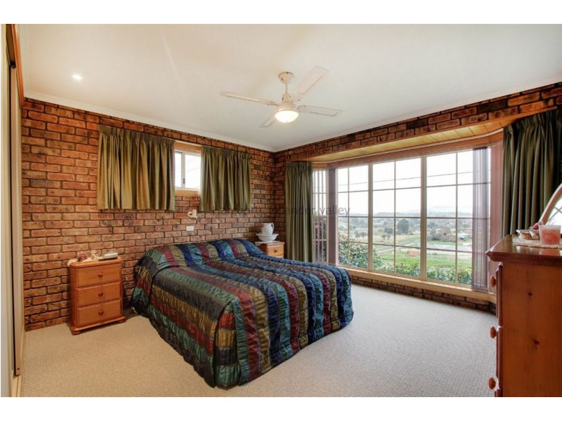 33 Dry Street, Deloraine TAS 7304