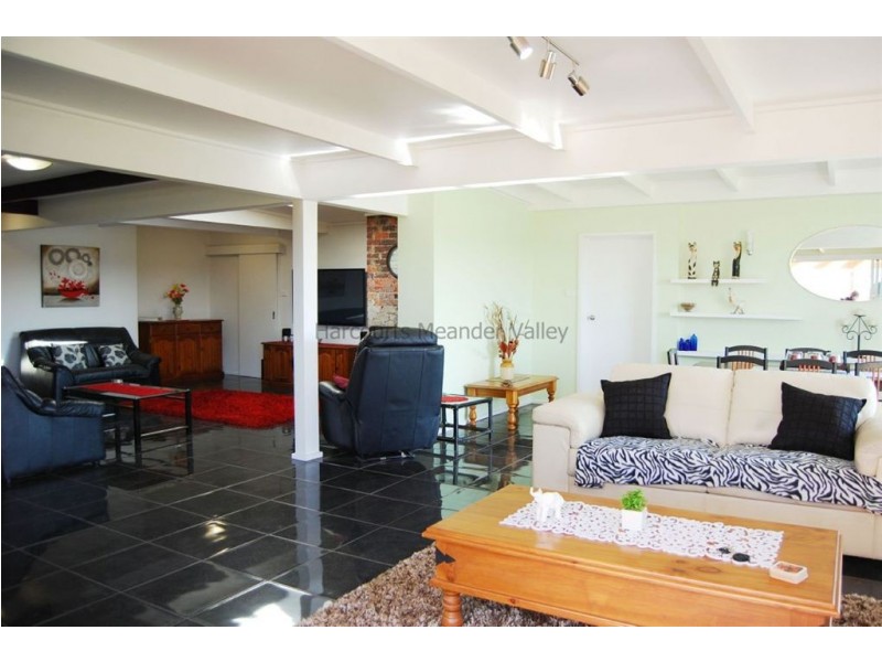 22 East Westbury Place, Deloraine TAS 7304