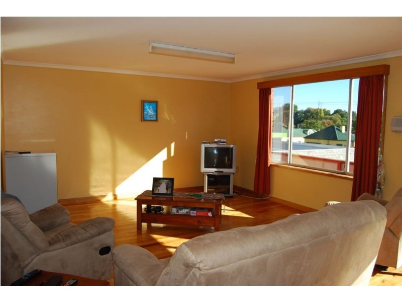 15 Meander Valley Road, Deloraine TAS 7304