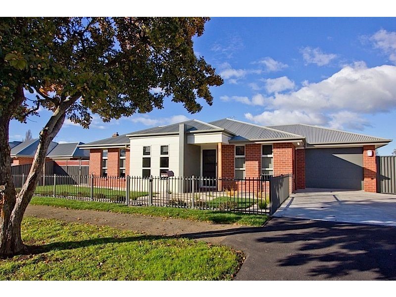 2/77A William Street, Westbury TAS 7303