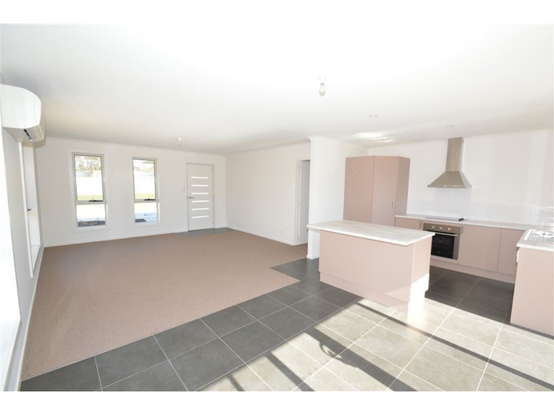 3/3-5 Quamby Street, Westbury TAS 7303