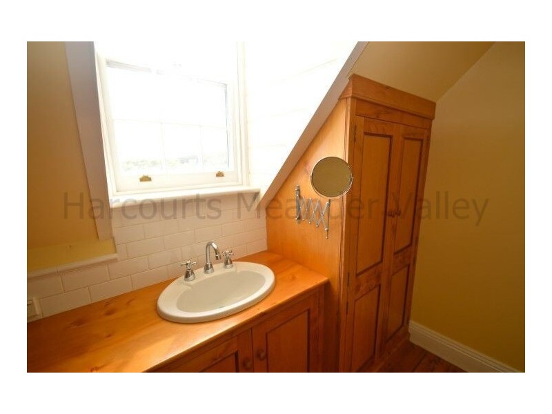 8108 Bass Highway, Sassafras TAS 7307