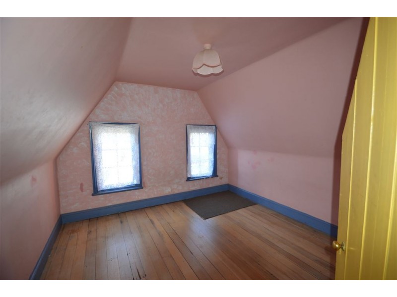 Contact Agent, Deloraine TAS 7304