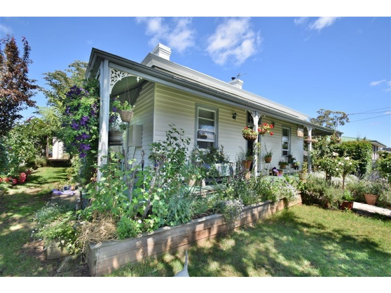 17 East Westbury Place, Deloraine TAS 7304
