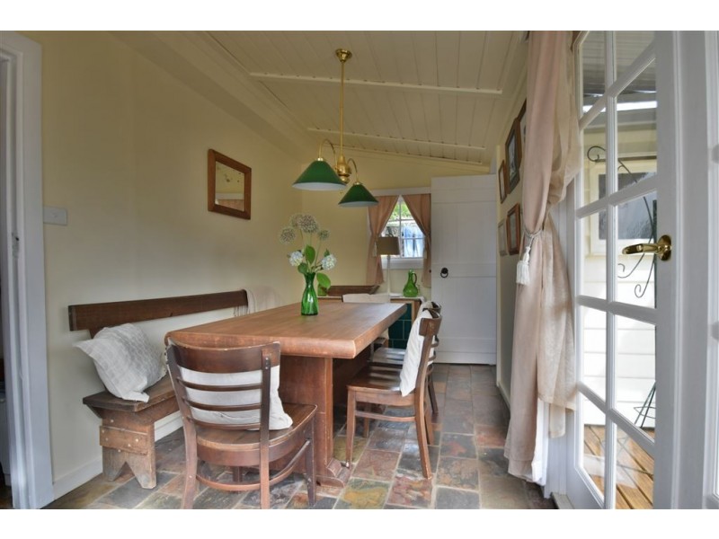17 East Westbury Place, Deloraine TAS 7304