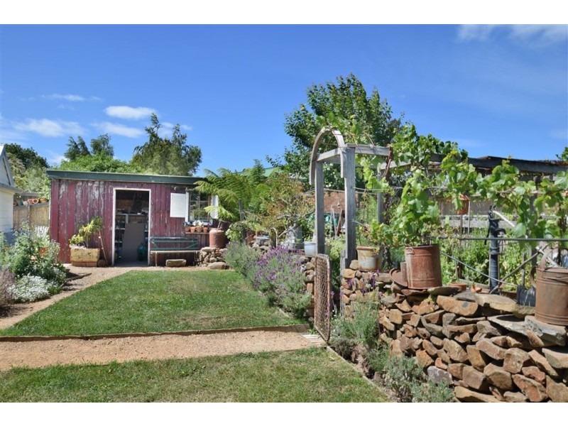 17 East Westbury Place, Deloraine TAS 7304