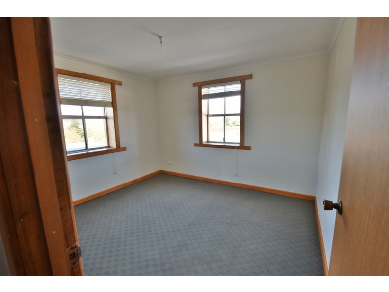 1/32-40 Emu Bay Rd, Deloraine TAS 7304