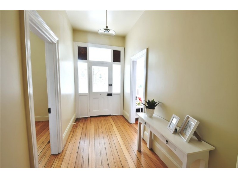 37 East Barrack St, Deloraine TAS 7304