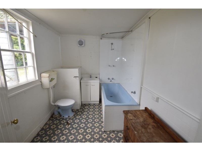 90 Emu Bay, Deloraine TAS 7304