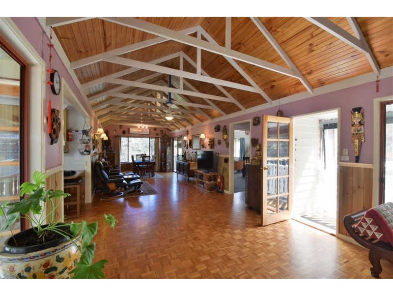 21 Johns Rd, Deloraine TAS 7304
