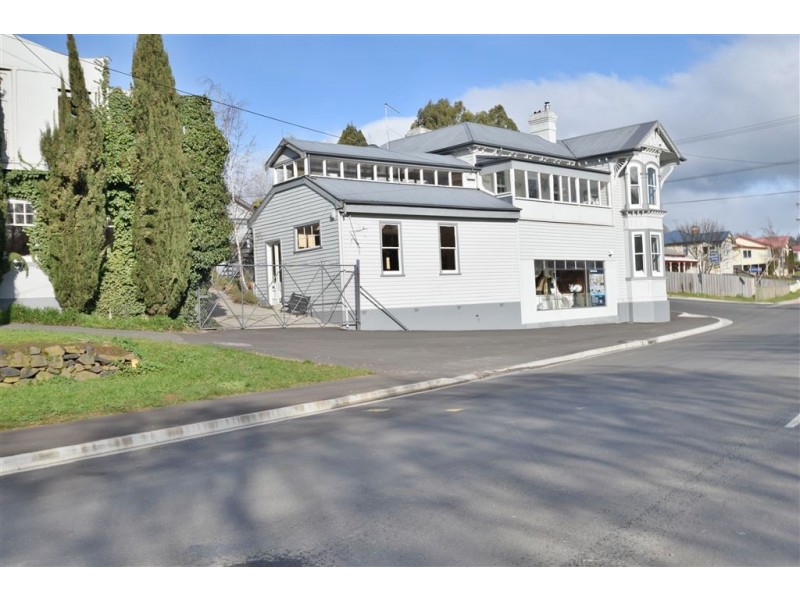 8 East Parade, Deloraine TAS 7304