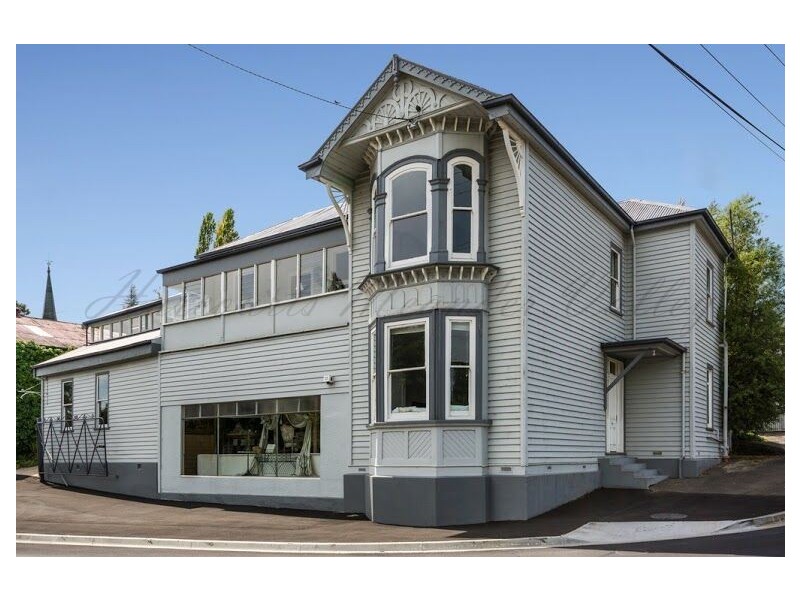 8 East Parade, Deloraine TAS 7304