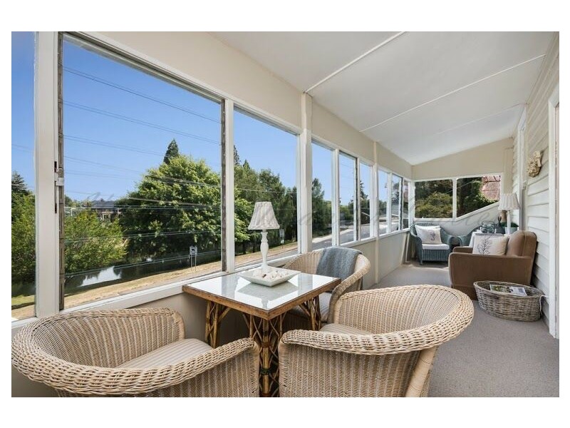 8 East Parade, Deloraine TAS 7304