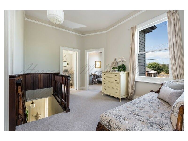 8 East Parade, Deloraine TAS 7304