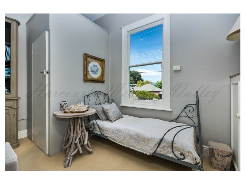 8 East Parade, Deloraine TAS 7304