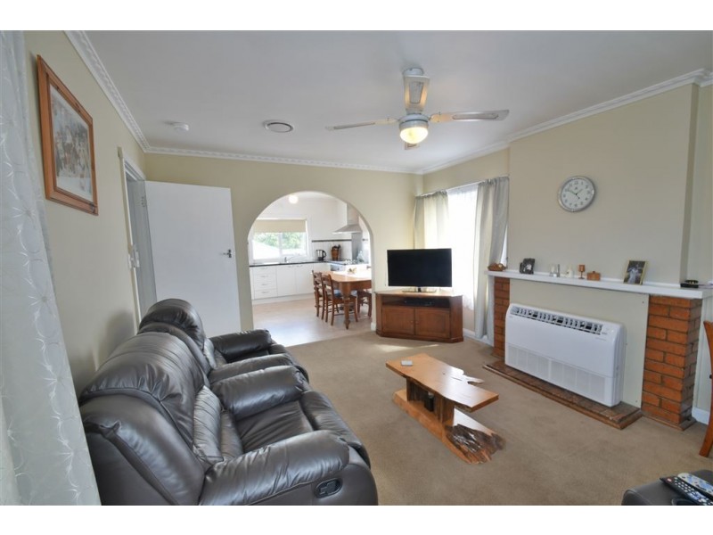 154 Emu Bay Rd, Deloraine TAS 7304