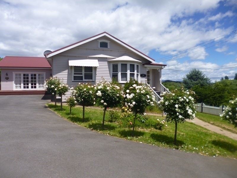 16 East Parade, Deloraine TAS 7304
