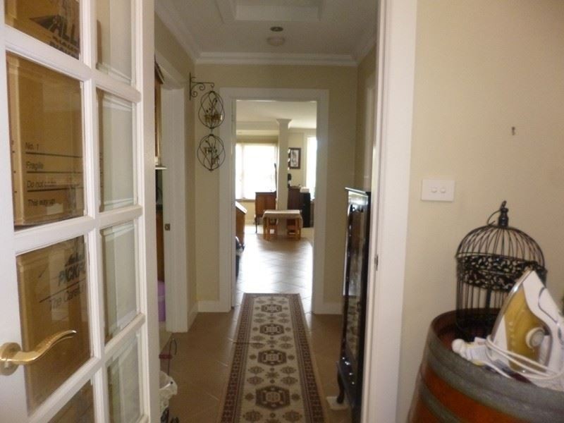 16 East Parade, Deloraine TAS 7304
