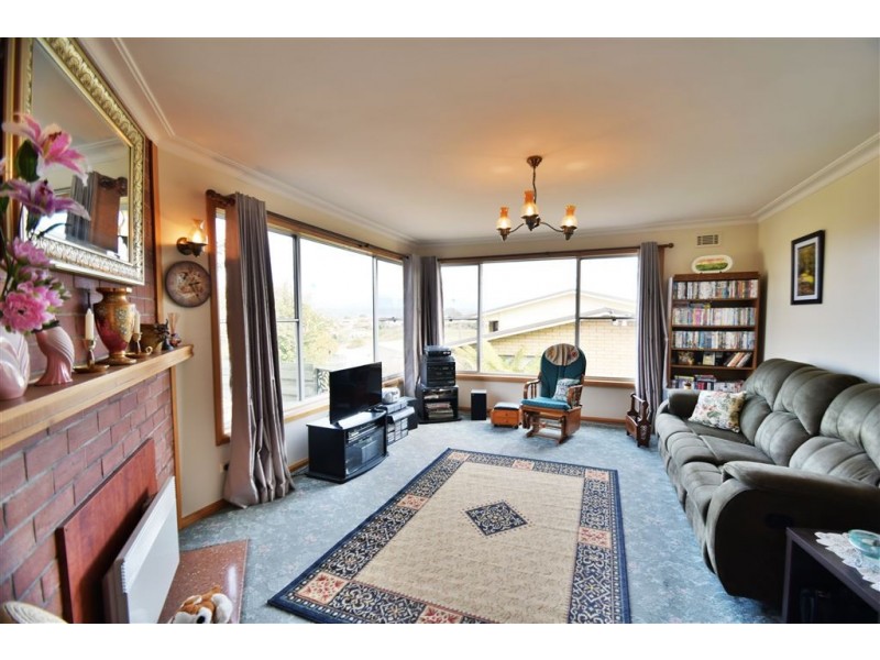 10 Winter Street, Deloraine TAS 7304