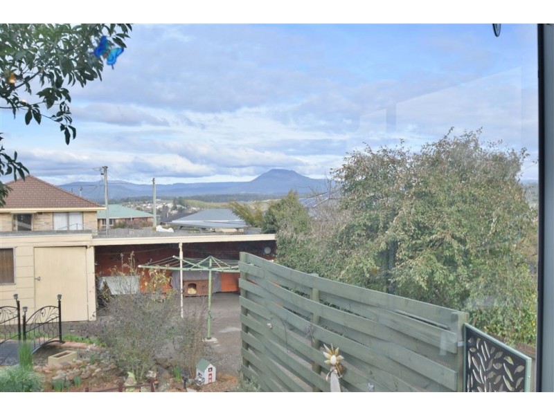 10 Winter Street, Deloraine TAS 7304