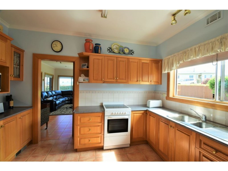 127 Emu Bay Road, Deloraine TAS 7304