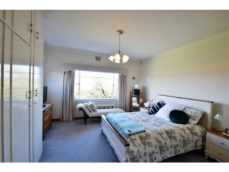 127 Emu Bay Road, Deloraine TAS 7304