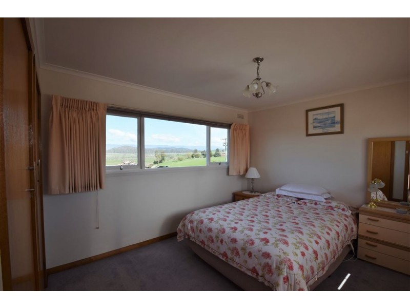127 Emu Bay Road, Deloraine TAS 7304