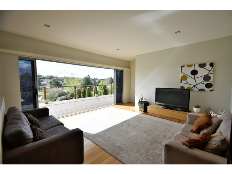 2 East Church St, Deloraine TAS 7304