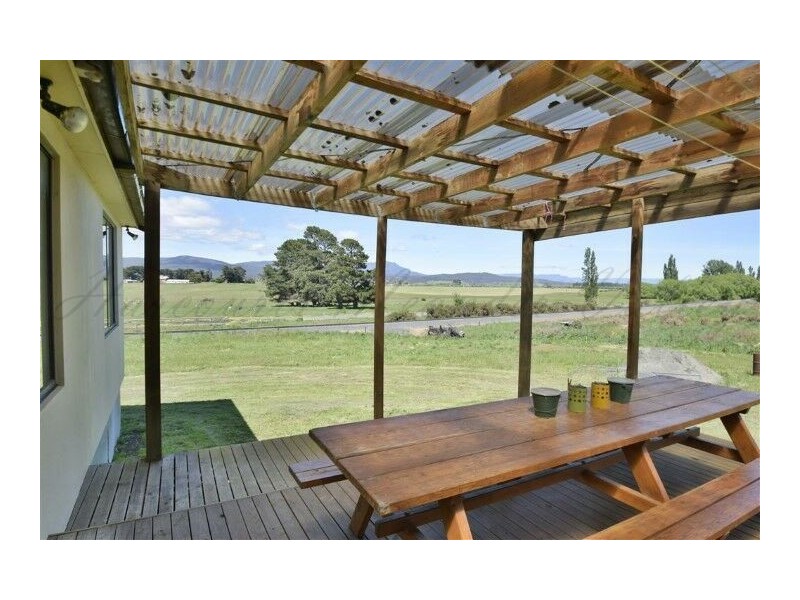 99 Deviation Rd, Westbury TAS 7303