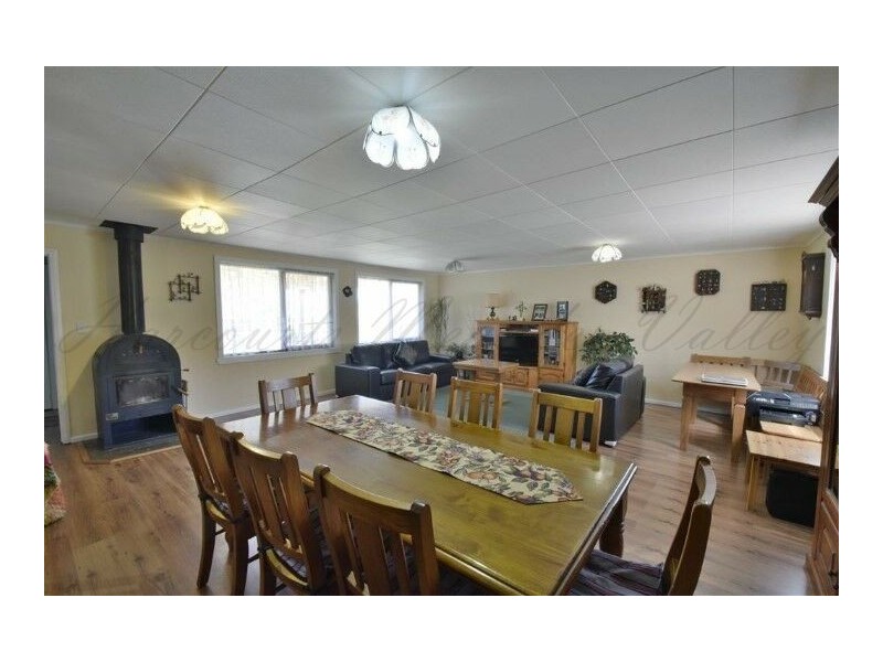 99 Deviation Rd, Westbury TAS 7303