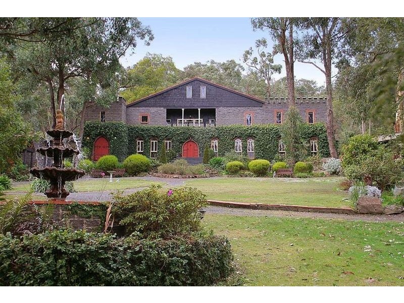 1 Flora Close, Cockatoo VIC 3781