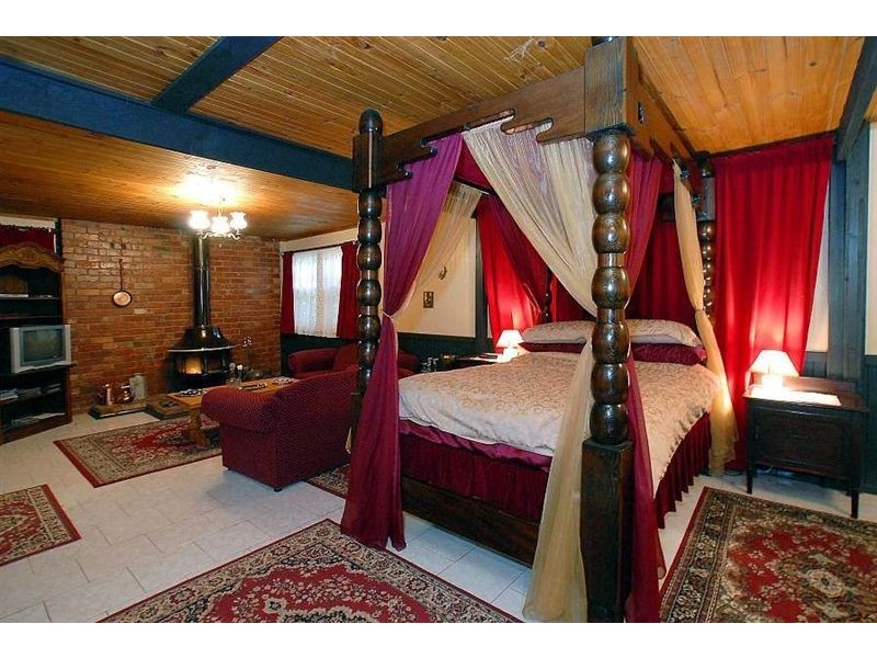 1 Flora Close, Cockatoo VIC 3781