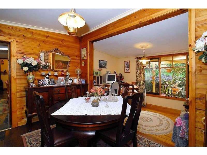 23 Edmunds Road, Cockatoo VIC 3781